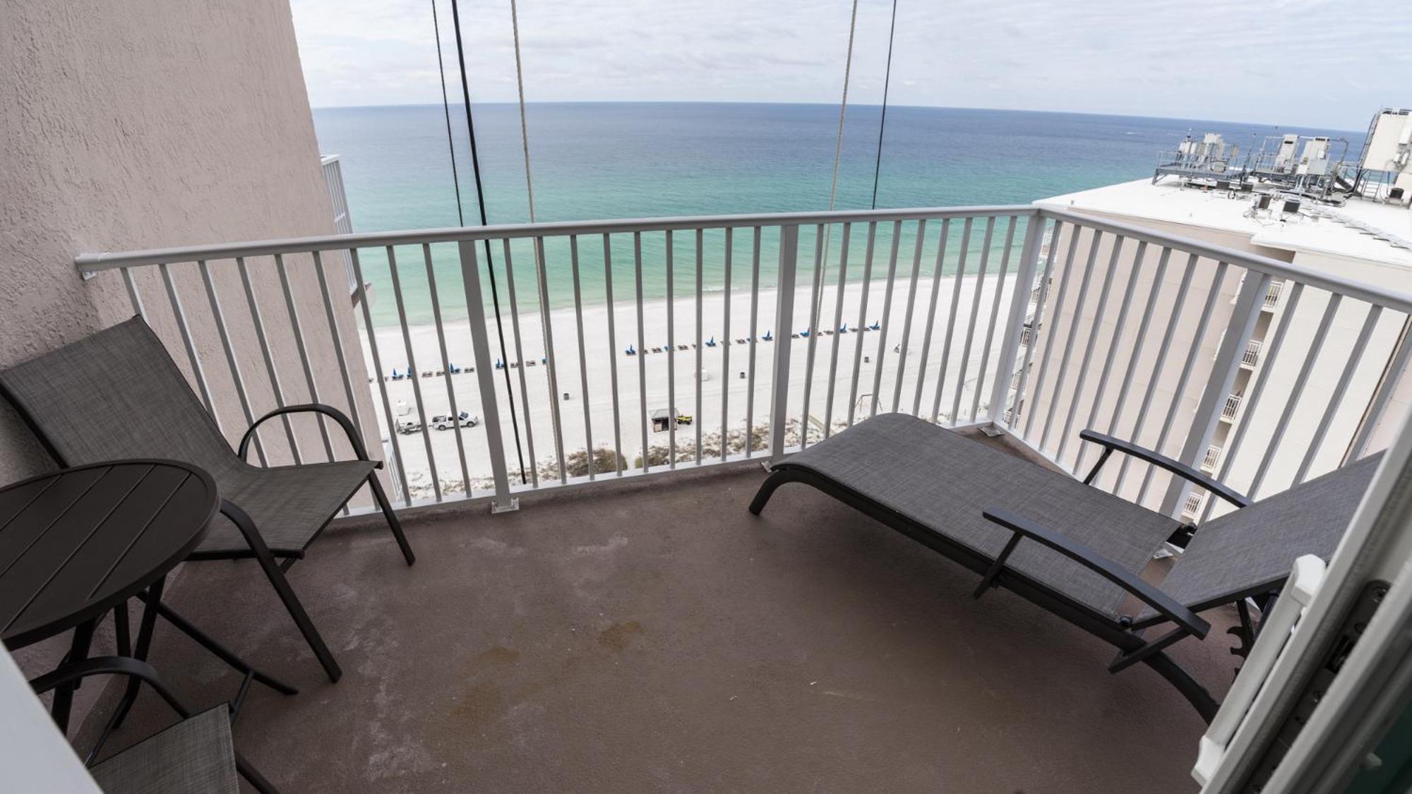 New Rental - 3Br 3Ba Corner Beachfront - 2024 Remodel - 3 Pools, Tiki Hut, Gym, Tennis Panama City Beach Zewnętrze zdjęcie